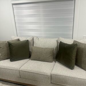 SELLING FULL SETS OF PILLOWS brand new